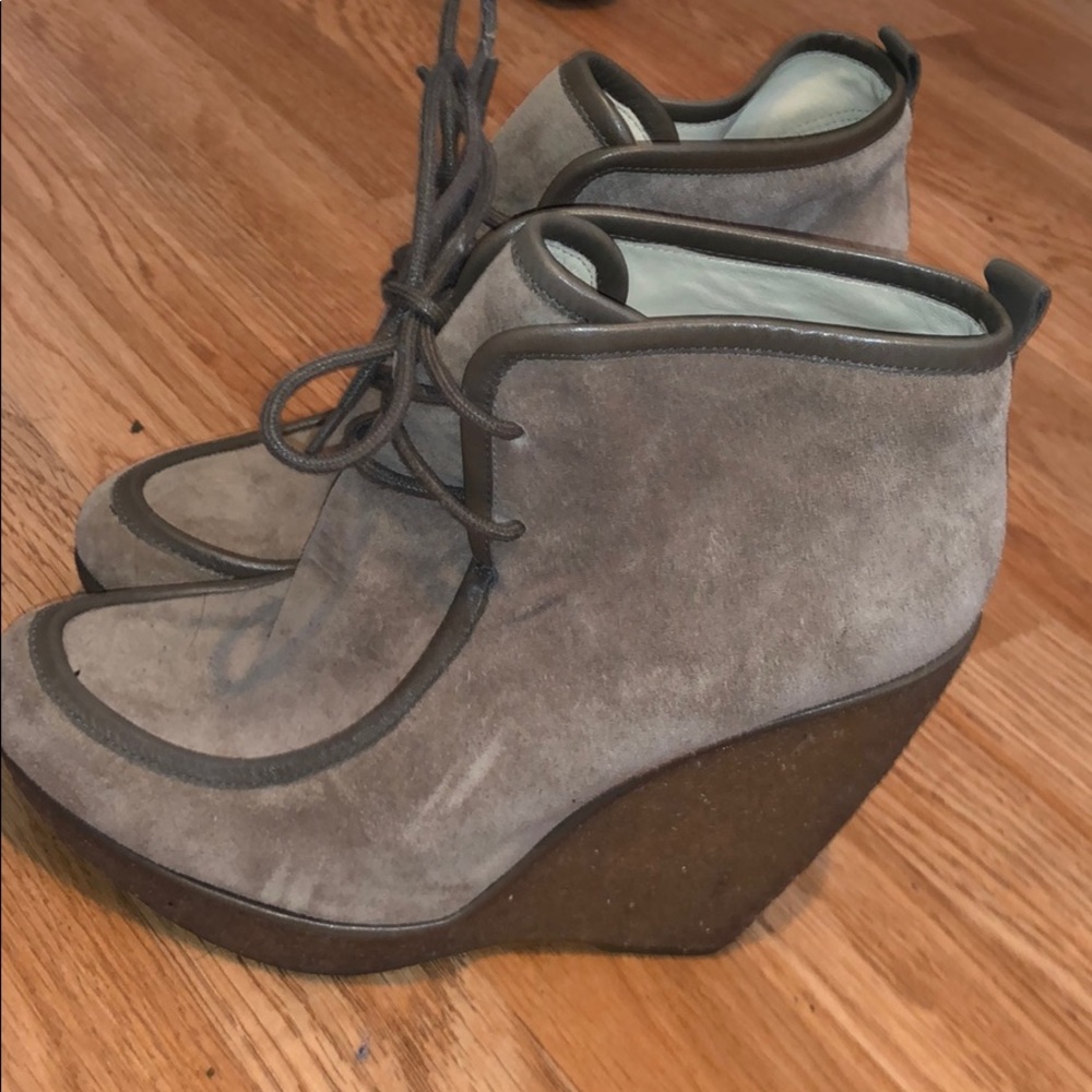 Shoes wedge bootie